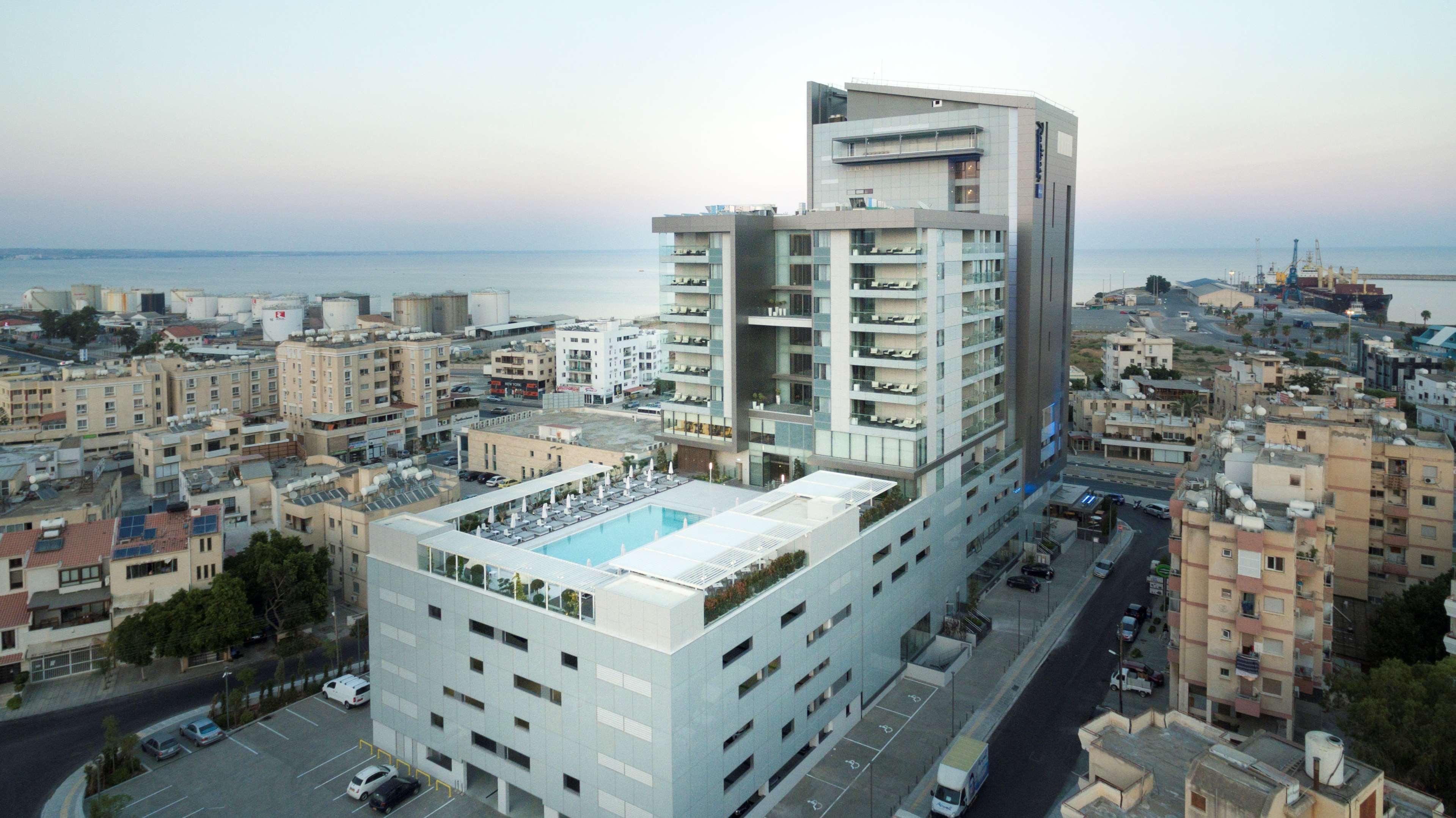 Radisson Blu Hotel, Larnaca Zewnętrze zdjęcie