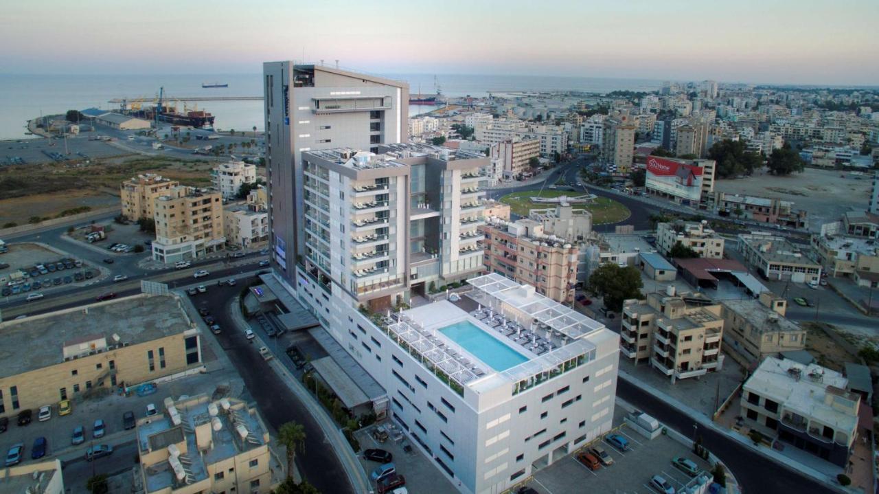 Radisson Blu Hotel, Larnaca Zewnętrze zdjęcie